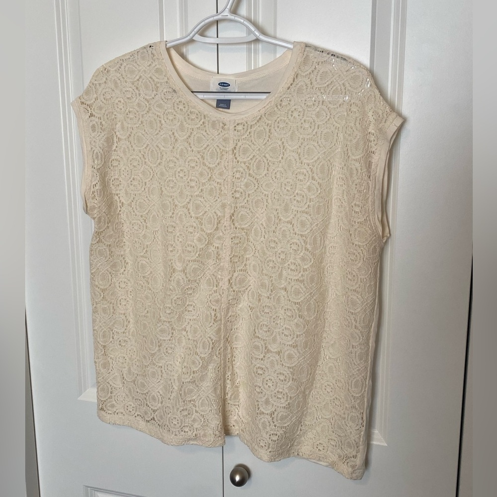 Old Navy lace sleeveless top